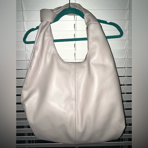 A New Day Large Gray Crossbody Shoulder Bag - Picture 2 of 4